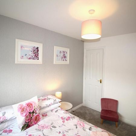 Ashington - 2 Bedroom House - Beautifully Decorated & Furnished - Large Garden エクステリア 写真
