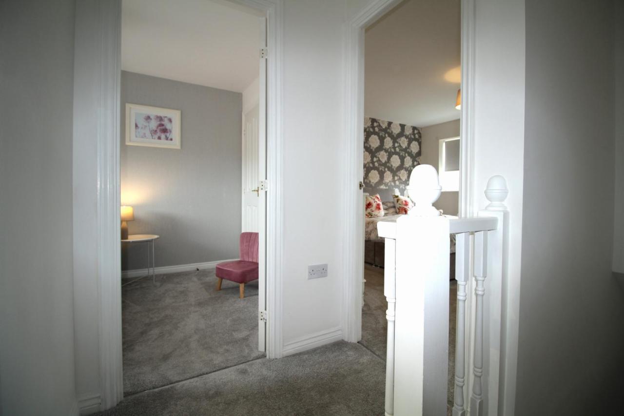 Ashington - 2 Bedroom House - Beautifully Decorated & Furnished - Large Garden エクステリア 写真