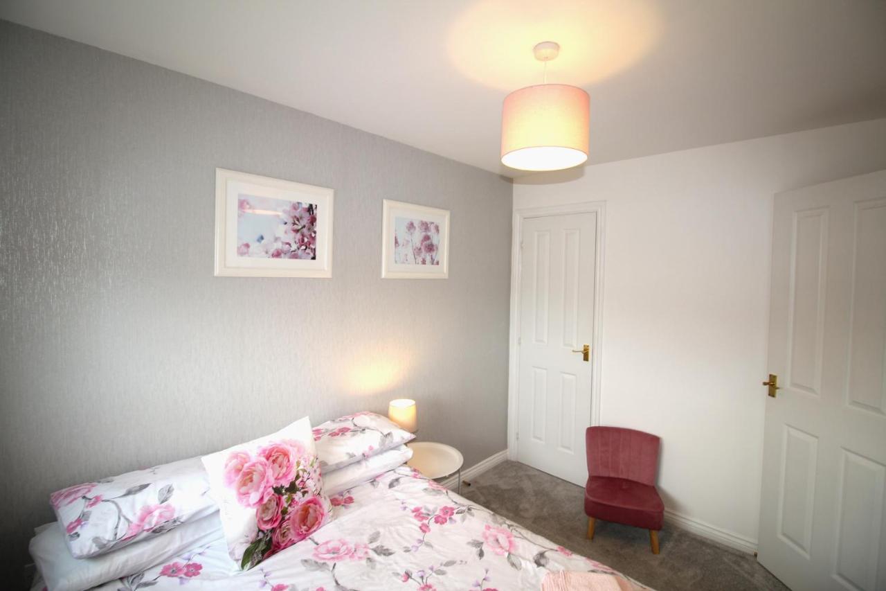 Ashington - 2 Bedroom House - Beautifully Decorated & Furnished - Large Garden エクステリア 写真